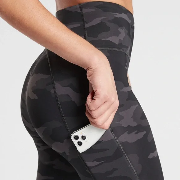 ATHLETA Ultimate Stash Pocket Camo 7/8 Tight NEW FREE SHIPPING!! - Picture 5 of 10